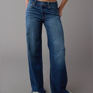 American Eagle low rise baggy jeans